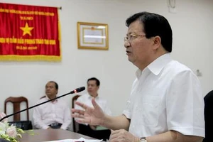 Phó Thủ tướng kiểm tra thực địa tại Cảng Hàng không Tân Sơn Nhất