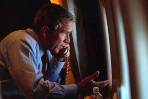 Bên trong chuyên cơ Tổng thống Mỹ Bush ngay sau vụ 11-9