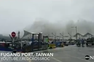 Những hình ảnh khủng khiếp của Siêu bão Meranti 