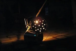 Làm lồng đèn Trung Thu từ lon sữa phế liệu