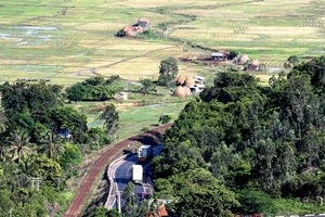 Ngỡ ngàng trước cảnh đẹp vùng giáp ranh xứ trầm hương