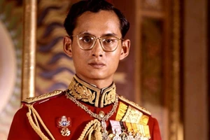 Cuộc đời vua Thái Lan qua hình ảnh