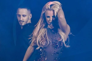 Britney Spears xuất hiện bốc lửa như thuở 20