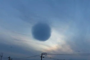 Xuất hiện đám mây có hình thù như đĩa bay ở Nhật