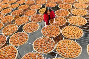 Choáng với cảnh phơi hồng ngập nóc nhà ở Trung Quốc