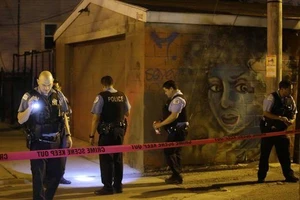 Nổ súng trong kỳ lễ quốc khánh Mỹ, 14 người chết