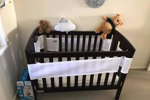 Hoảng hồn phát hiện rắn vờn quanh nôi em bé