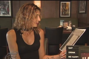 Phục vụ bữa ăn 20 USD, được tiền bo đến 1.200 USD