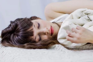 Tên trộm bị tóm vì ngủ quên trên giường chủ nhà