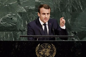 Tổng thống Pháp sẽ cấm chọc ghẹo sỗ sàng phụ nữ