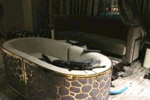 Cảnh tượng hãi hùng phòng riêng 'hung thần' Las Vegas