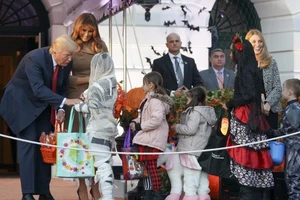 Halloween đầu ở Nhà Trắng của ông Trump có gì?