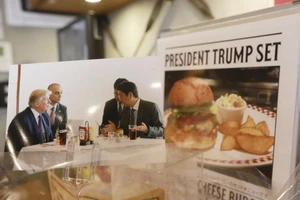 Hamburger đãi Tổng thống Trump cháy hàng ở Nhật