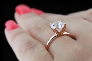 Cướp ngân hàng để mua nhẫn cầu hôn