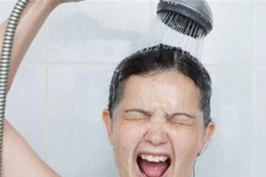 Bị chồng bỏ vì lười, 1 năm chỉ tắm... 1 lần