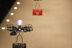 Dàn 'người mẫu' có một không hai xuất hiện ở Milan