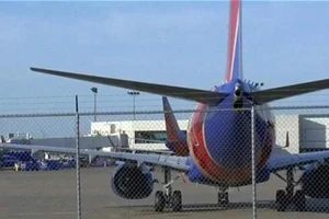 Máy bay hãng Southwest Airlines lại gặp sự cố động cơ