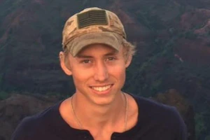 Người xui nhất quả đất: Bị rắn, gấu rồi cá mập tấn công