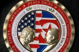 Thượng đỉnh Mỹ-Triều bị hủy, đồng xu kỷ niệm vẫn cháy hàng
