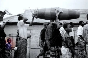 Kỳ lạ hủ tục mai táng người chết trong nhiều tháng trời