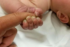 Người đàn ông nhẫn tâm chôn vùi bé trai 5 tháng tuổi trên núi