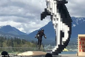 Bộ giáp 'Iron man' đang được rao bán ngoài đời thực