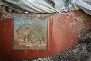 Khai quật được bích họa 2.000 năm tuổi