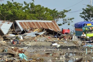 Indonesia tan hoang sau thảm họa động đất, sóng thần