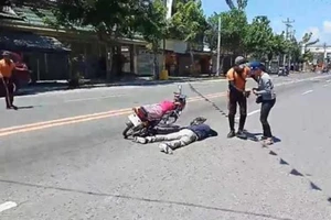 Giả chết để cầu hôn bạn gái