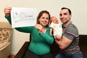 Hy hữu: Ông nội, con trai, cháu trai có cùng ngày sinh nhật