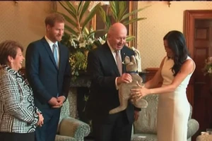 Meghan nhận món quà đầu tiên sau thông tin mang thai