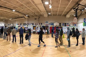 Những hình ảnh đầu tiên về bầu cử giữa nhiệm kỳ ở Mỹ