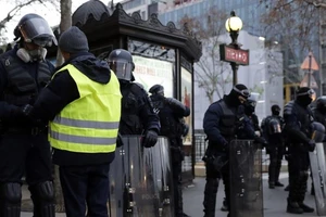 Pháp bắt giữ hơn 300 người dù biểu tình tuần này chưa diễn ra