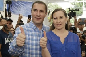 Mexico: Trực thăng rơi, vợ chồng thống đốc thiệt mạng 