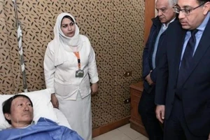 Thủ tướng Ai Cập thăm nạn nhân Việt Nam vụ nổ bom