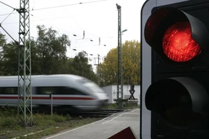 Bị dọa đánh bom, Đức sơ tán 500 người trên tàu cao tốc