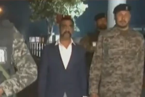 Video Pakistan phóng thích phi công Ấn Độ