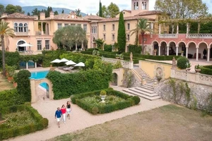 Dỡ bỏ công trình 1.500 tỉ vì sai quy hoạch