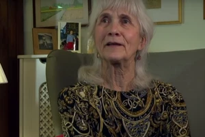 Kỳ lạ cụ bà không biết đau đớn là gì