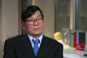 Bác sĩ David Dao lần đầu lên tiếng sau vụ bị lôi trên máy bay