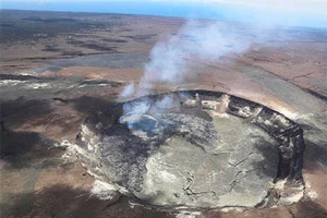 May mắn sống sót sau khi rơi xuống miệng núi lửa sâu 90m