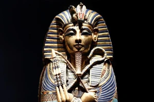 Giải mã bí ẩn vòng cổ 29 triệu năm của Pharaoh Tutankhamun