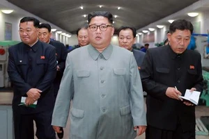 Ông Kim Jong-un thị sát nhà máy chế tạo ICBM