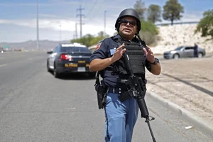 Xả súng kinh hoàng tại Siêu thị Walmart, 18 người chết