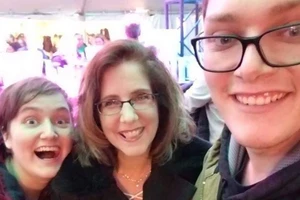 Mẹ hung thủ xả súng ở Ohio, giết chết em gái mình lên tiếng 