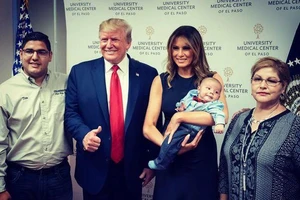 Vợ chồng Tổng thống Trump và bức ảnh gây tranh cãi 