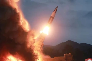 Triều Tiên phóng 2 vật thể không xác định về biển Nhật Bản