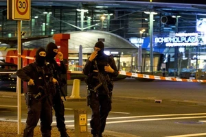 Phi công bấm nhầm cảnh báo không tặc, cả sân bay náo loạn