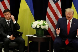 Nhà Trắng công bố cuộc gọi đầu tiên giữa Trump và Zelenskiy