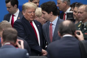 Ông Trump gọi ông Trudeau là người 'hai mặt'